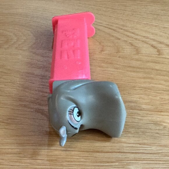 PEZ Candy Dispenser DreamWorks Madagascar Gloria the Hippo, Pink Stem, 2005 - Picture 6 of 16